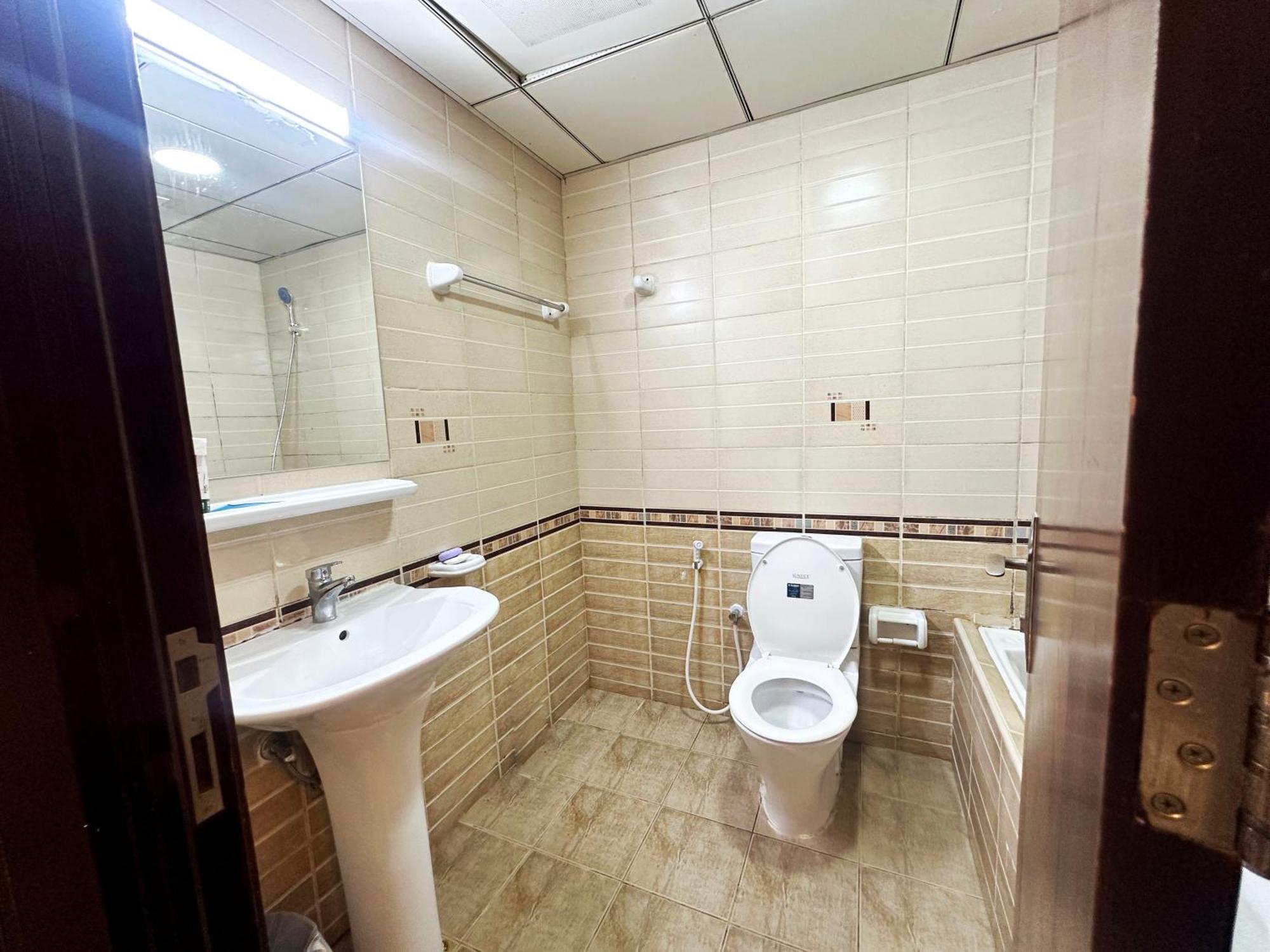 Quiet Partition Room In Tecom Barsha Heights Dubai Eksteriør bilde