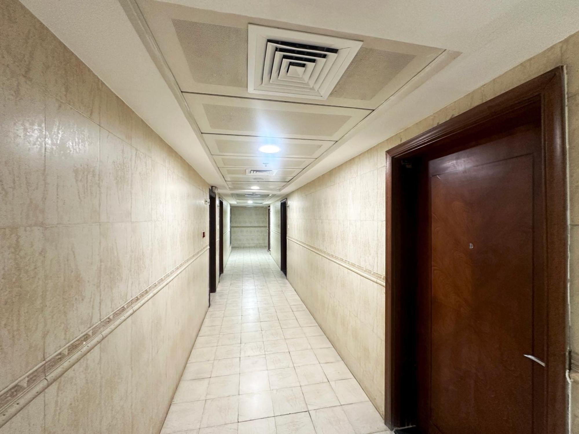 Quiet Partition Room In Tecom Barsha Heights Dubai Eksteriør bilde